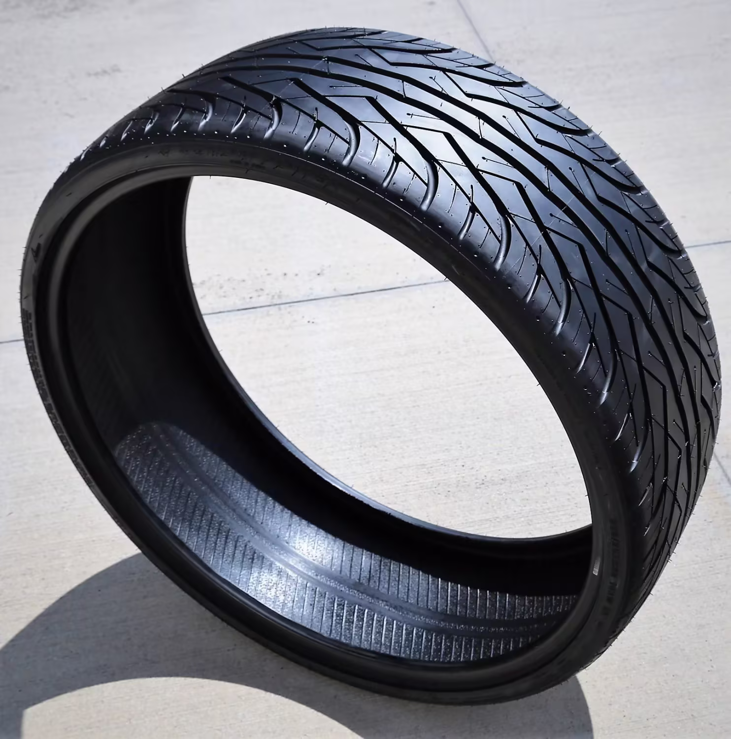 2025 Tire Venom Power Ragnarok One 295/25R28 ZR 103W XL High Performance M+S