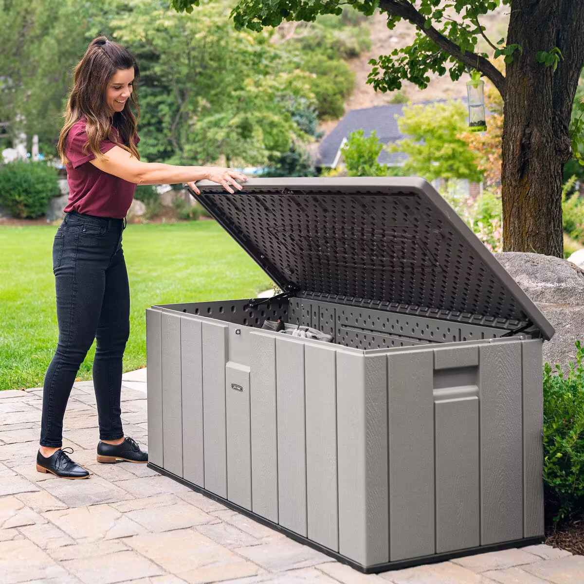568-Liter Outdoor Storage Deck Box - Model 60384U