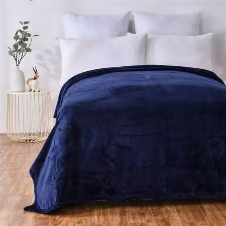 Mainstays Super Soft Polyester Plush Blanket, Indigo, Twin 66 inchx90 inch, Suitable for Adult, Mainstays, Blue
